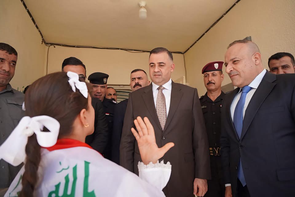 محافظ صلاح الدين يتفقد مدرسة تل البنات الابتدائية للبنات في قضاء الدور